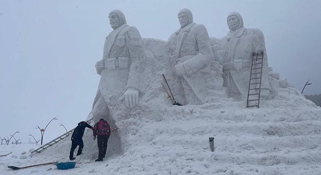 Sarıkamış ta  Karı yorgan edenler  heykelleri tamamlandı