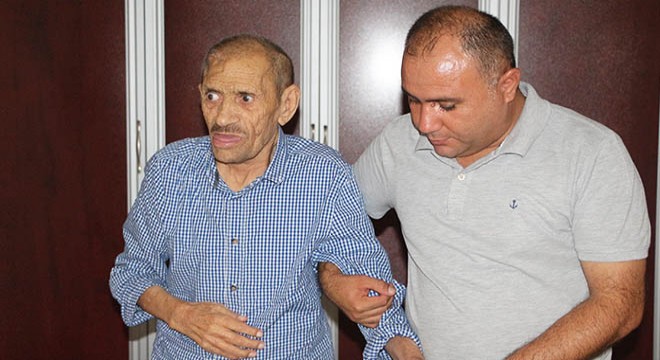 Şarkı yaptığı babasını klibinde de oynattı