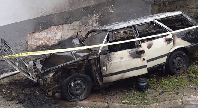 Satmak için anlaştığı otomobili kundaklandı
