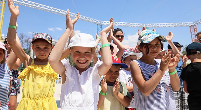 Savaştan kaçırılan Ukraynalı yetim çocuklar, oyun oynadıklarını sanıyor