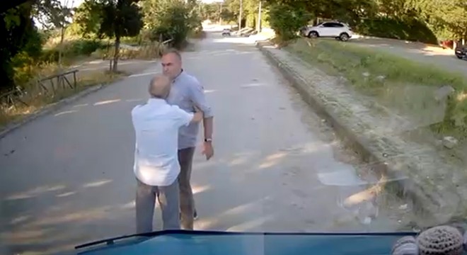 Savcı ile minibüs şoförünün trafikteki tartışması kamerada