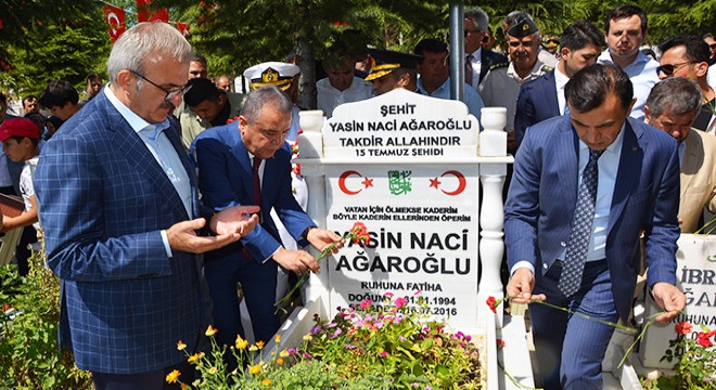 Şehit Naci Ağaroğlu mezarı başında anıldı