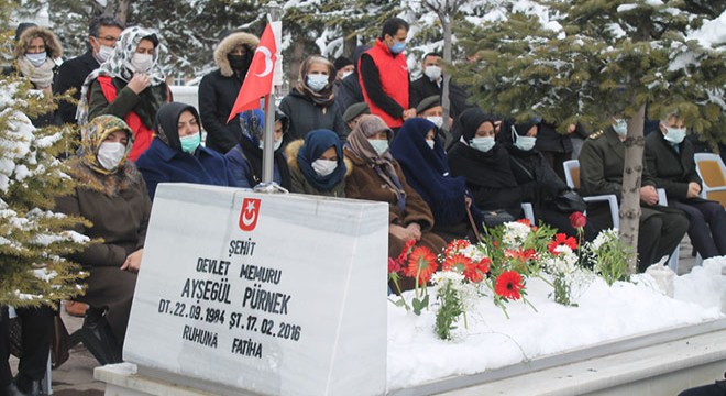 Şehit Pürnek, ölümünün 5'inci yılında mezarı başında anıldı
