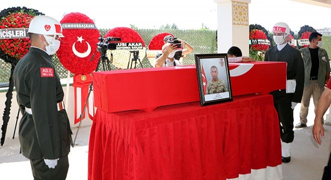 Şehit Sözleşmeli Er Ümit Çıkın, son yolculuğuna uğurlandı