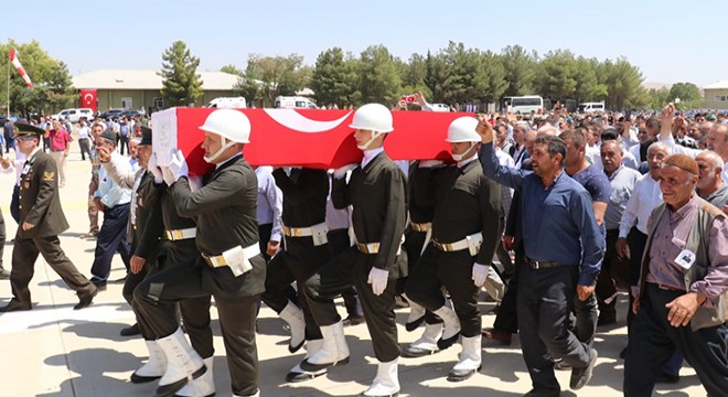 Şehit Teğmen Ömer Bağra toprağa verildi