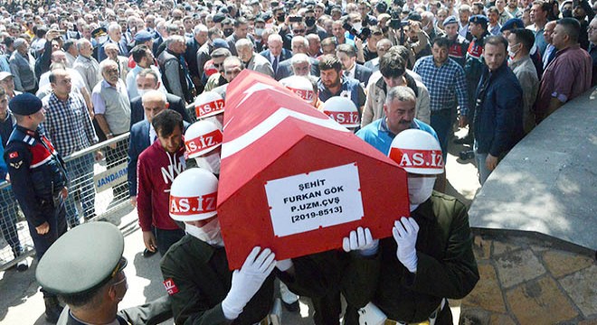 Şehit Uzman Çavuş Furkan Gök toprağa verildi