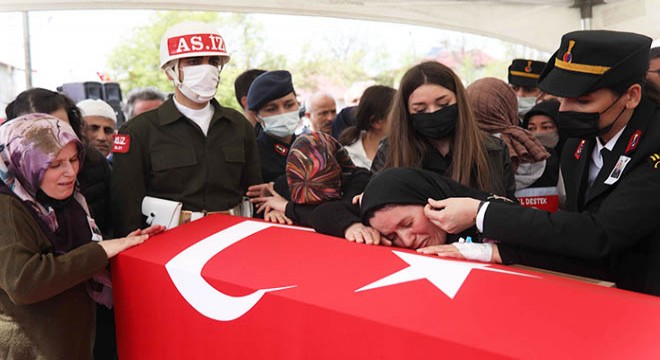 Şehit Uzman Çavuş Kubilay Çon, toprağa verildi