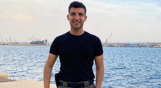 Şehit annesi, oğlunu asker selamıyla uğurladı
