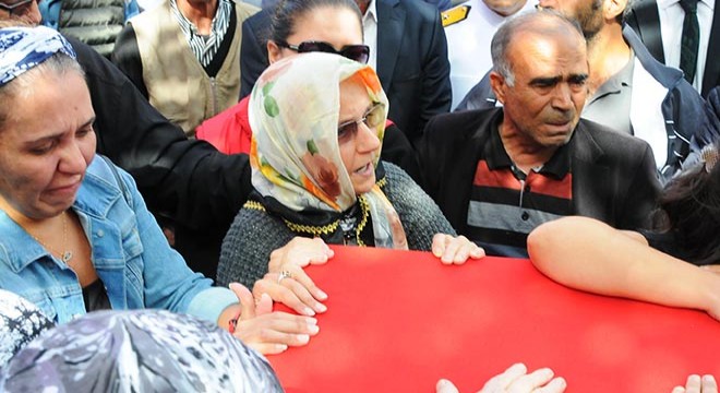 Şehit astsubayın cenazesi baba ocağında