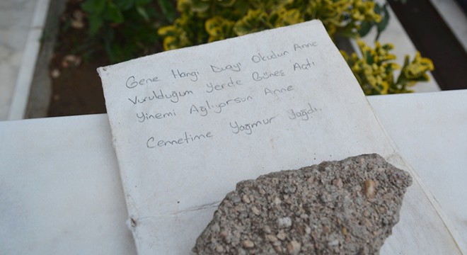 Şehit mezarındaki not, görenleri duygulandırdı