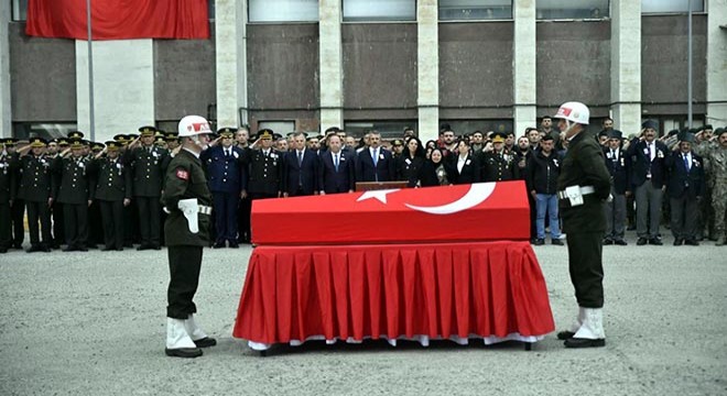 Şehit olan uzman çavuş, törenle memleketine uğurlandı