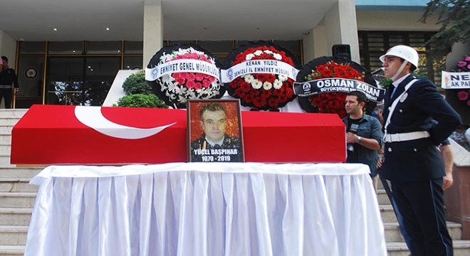 Şehit polisin cenazesi törenle memleketine uğurlandı
