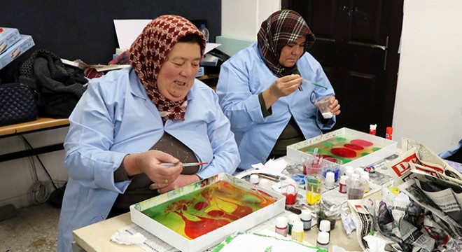Şehit ve gazi yakınları 'ebru' yaptı