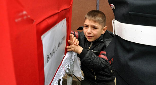 Şehit TIR şoförüne çocuklarından gözyaşlı veda