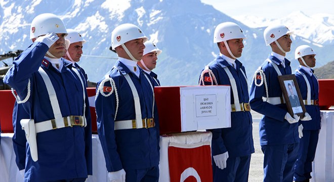 Şehit olan 2 asker, memleketlerine uğurlandı