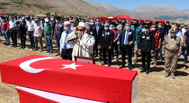 Sel şehidi Uzman Çavuş Variyenli, son yolculuğa uğurlandı