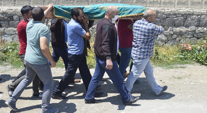 Selde ölen 12 yaşındaki Ali Osman, toprağa verildi