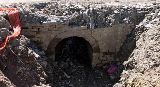 Selin ardından tarihi köprü ortaya çıktı