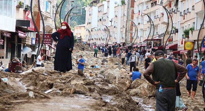 Selin vurduğu Giresun’da, kayıp 8 kişi aranıyor