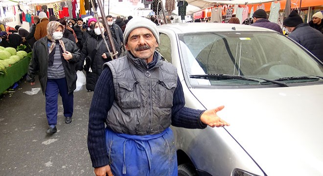 Semt pazarında yine otomobil unutuldu