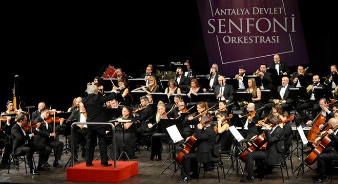Senfoniden keman dinletisi