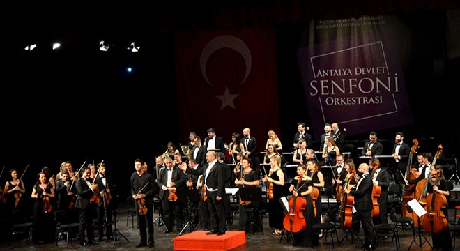 Senfoniden kapanış konseri