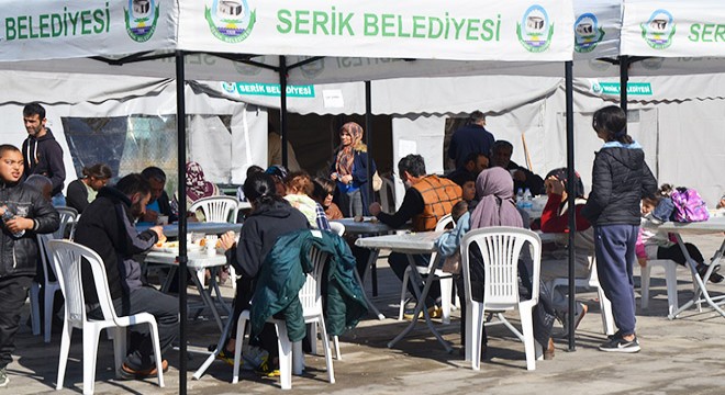 Serik 6 bin depremzedeyi ağırlıyor