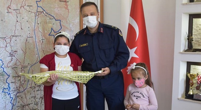 Serik'te jandarmadan resim yarışması