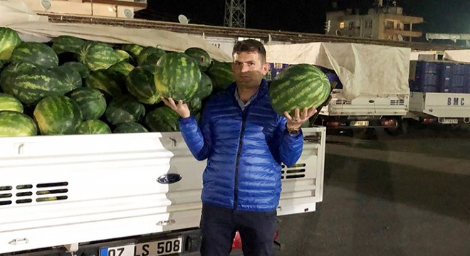 Serik'te mevsimin ilk karpuzu