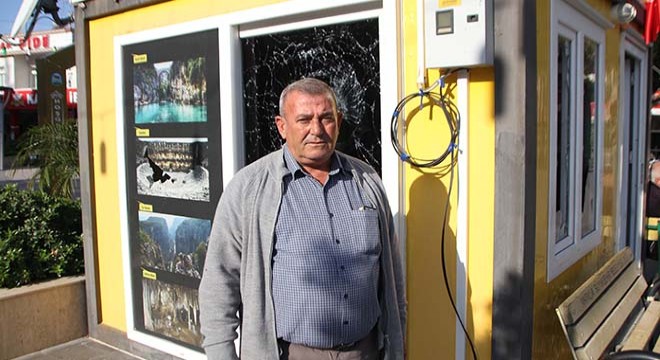 Serik'te taksi duraklarına saldırı