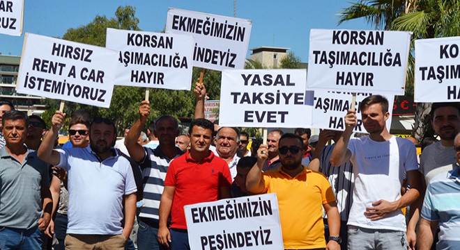 Serik'te taksiciler eylem yaptı