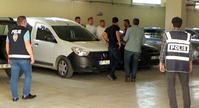 Serik'teki çifte cinayetin şüphelisi baba ve oğlu adliyede