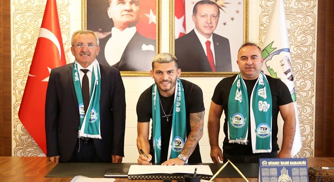 Serik Belediyespor Atakan Cangöz ile yeniden anlaştı