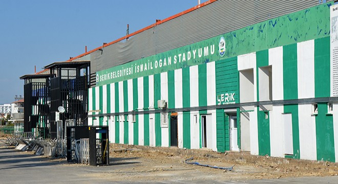 Serik Stadyumu nda tadilat çalışması durdu