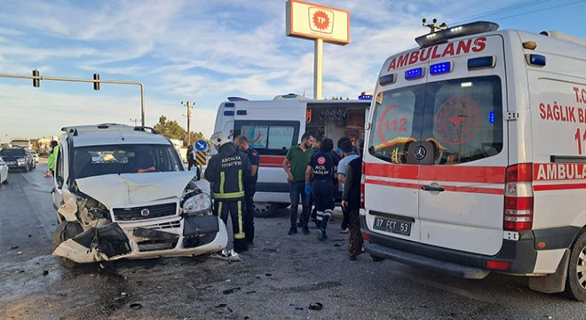 Serik te kaza: 4 yaralı