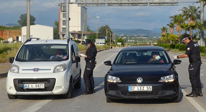 Serik te polis denetimlerini sürdürdü