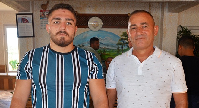 Serikli pehlivanın 'başaltı' kutlaması