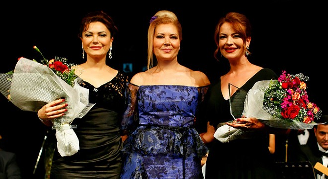 Serpil Ertuğ 15'nci sanat yılını kutladı
