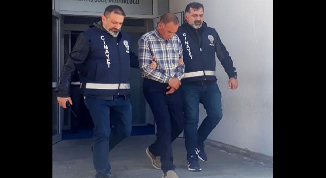 Sevdiği kadınla ilişkisi olan komşusunu öldürdü