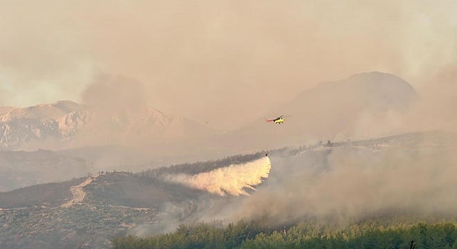 Seydikemer’deki yangına havadan müdahale yeniden başladı
