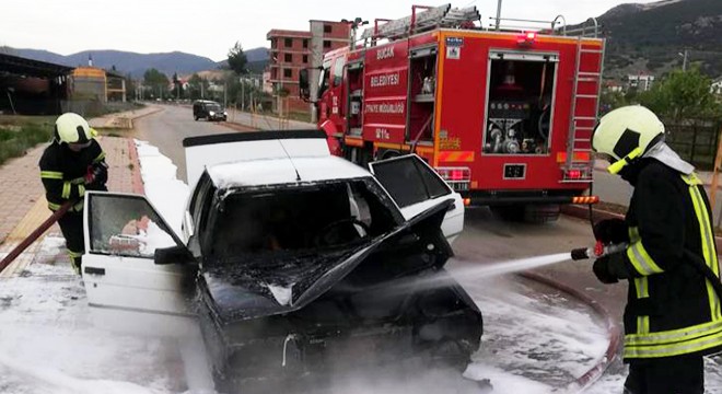 Seyir halindeki otomobil yandı