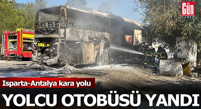 Seyir halindeyken alev alan yolcu otobüsü yandı