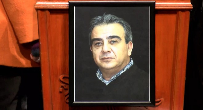 Sezai Aydın için Üsküdar'da tiyatro sahnesinde tören