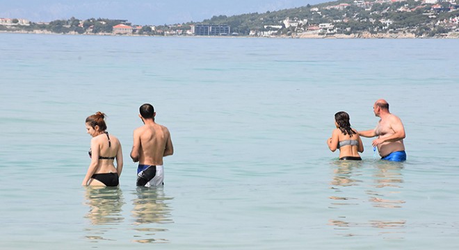 Sıcaklık 34 dereceyi gördü, plajlar hareketlendi