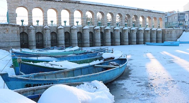 Sıcaklık düştü, Beyşehir Gölü dondu