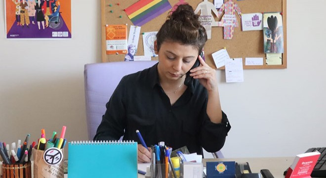 Şiddet mağduru kadınlara destek hattı