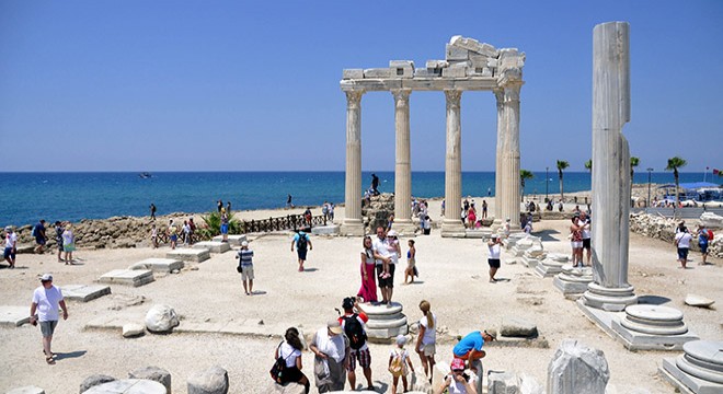 Side'de turist hareketliliği