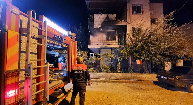 Sigara içerken evi yaktılar