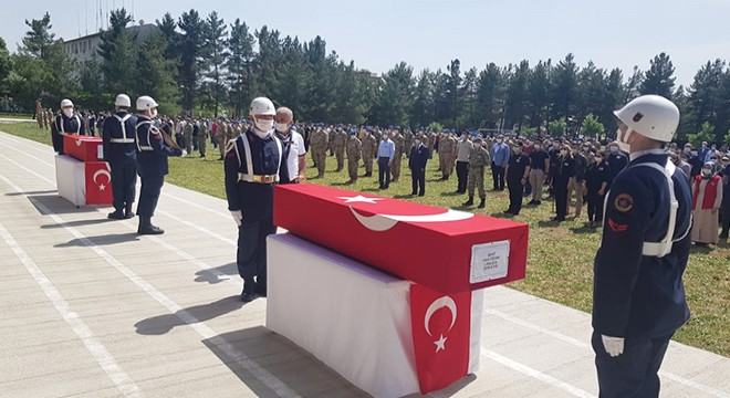 Siirt'te şehit 2 asker için tören