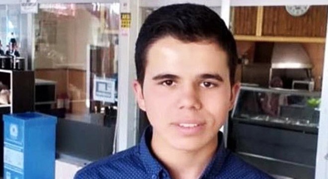 Silaj makinesine kaptırdığı ayağı koptu